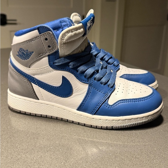 JORDAN 1 RETRO HIGH OG GS
"TRUE BLUE" 4Y - Picture 3 of 7